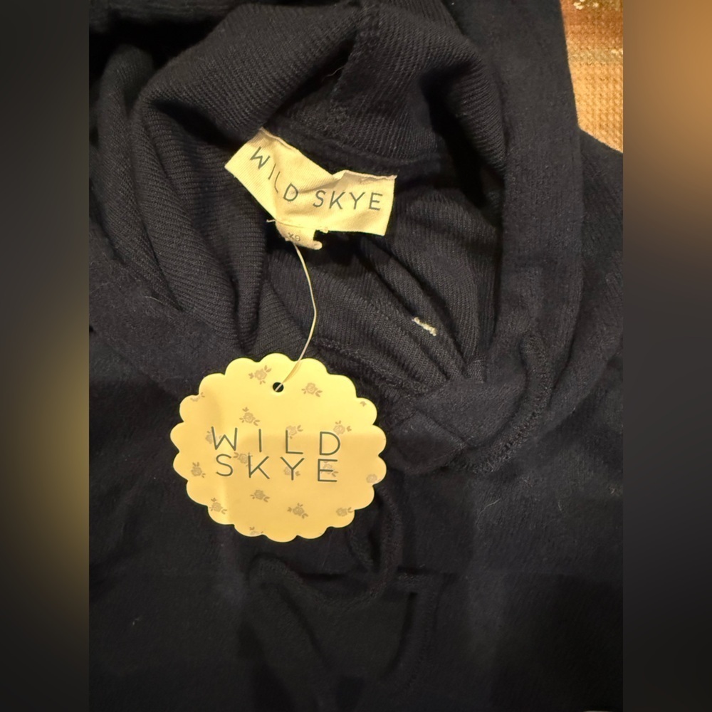 BNWT SUPER SOFT Navy Blue Lightning Bolt Hoodie Sweater Great Gift - Picture 6 of 7